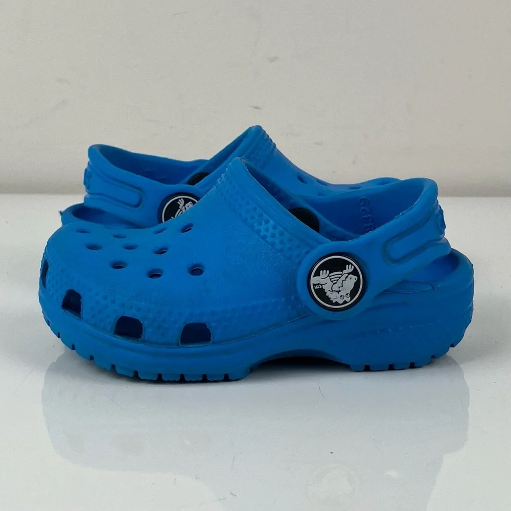 Crocs Unisex Kids Size C4 Blue Slip On Clogs Water Shoes